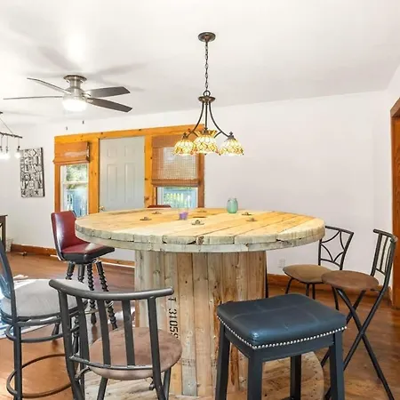 Holiday home Upper Unit Retreat Pet-friendly Nashville
