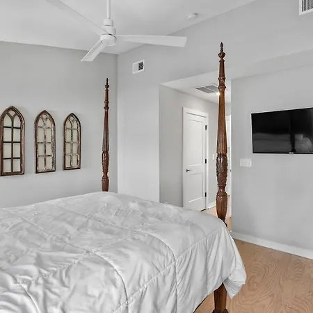 Lucky 7 - Hip East Nash Townhouse & Rooftop Deck Nashville