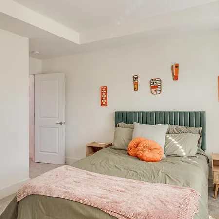 Retro Disco Haven Near Downtown Nash! Holiday home *