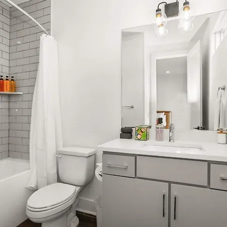 Prime Spot Minutes To 12 South Gulch & Broadway Holiday home