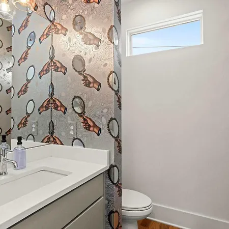 Great Location Near Gulch 12 South & Broadway *