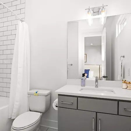 Holiday home 8th Ave South Gem Fabulous For Groups Of 12 *