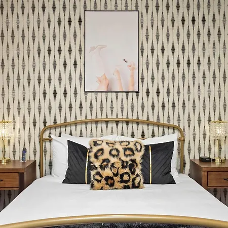 Holiday home Luxury Gated Duo Sleeps 24 Karaoke & Rooftop Nashville