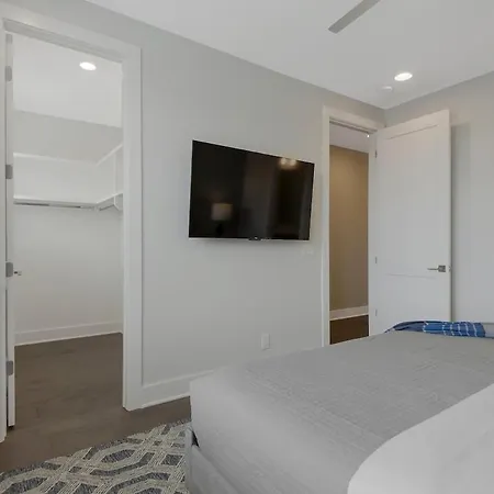 Holiday home Music Mansion! 2mi To Broadway, 12 Beds *
