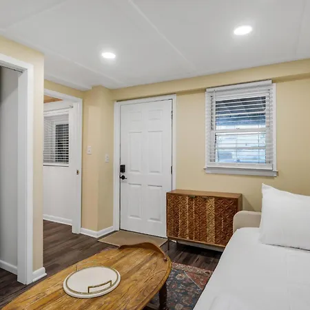 The Cornish Classic - Cozy Ranch Near Downtown
