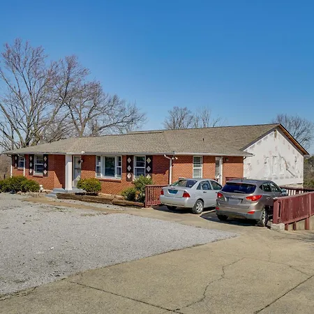Holiday home 5 Mi To Broadway Fun! Group-ready *