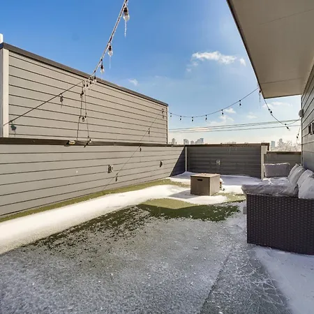 1 Mi To General: Upscale Townhome Holiday home Nashville