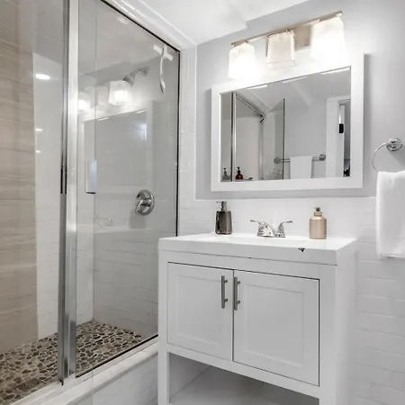 The Cornish Classic - Cozy Ranch Near Downtown