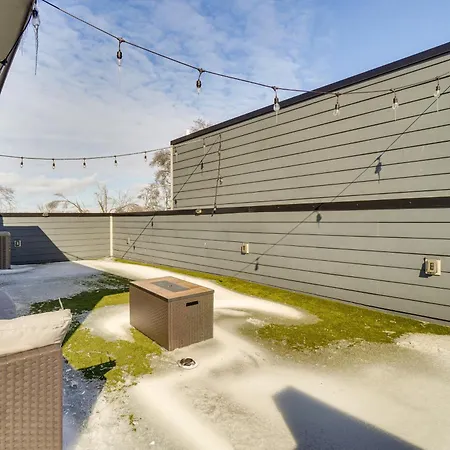Holiday home 1 Mi To General: Upscale Townhome *