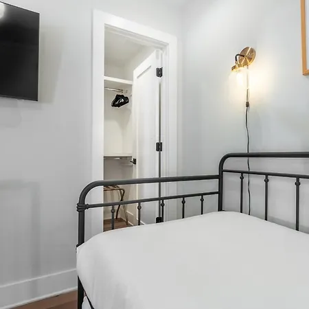Holiday home The Velvet Vinyl- Private Rooftop & Near Broadway Nashville