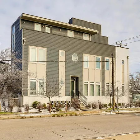 Holiday home 1 Mi To General: Upscale Townhome