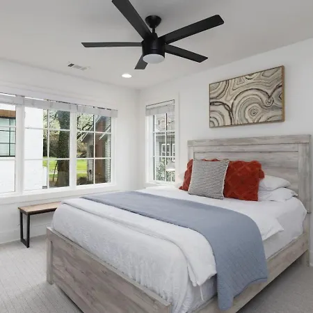 Townhome With Rooftop Garage Pool Table By Belmont And Vanderbilt Nashville