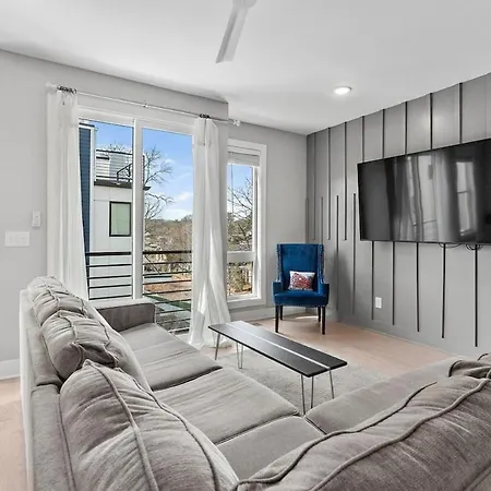 Lucky 7 - Hip East Nash Townhouse & Rooftop Deck Nashville