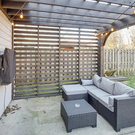 Holiday home Retro Disco Haven Near Downtown Nash! Nashville