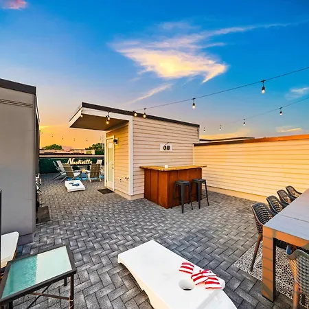 Argyle Rooftop Retreat