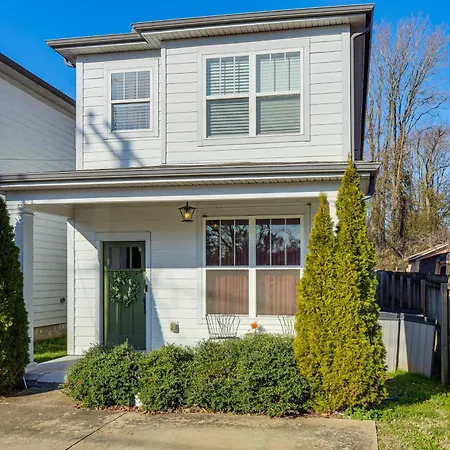 Retro Disco Haven Near Downtown Nash! Holiday home *