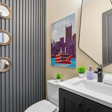 Luxury Gated Duo Sleeps 24 Karaoke & Rooftop
