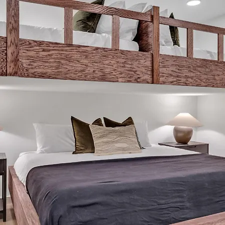 Hyve-anthem-private Balconies-walk To Broadway Holiday home