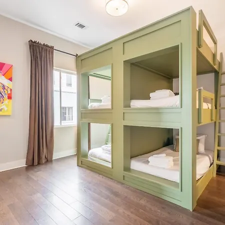 The Groovy Goodrich - Rooftop Hot Tub And Views Nashville