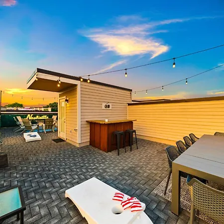 Argyle Rooftop Retreat *