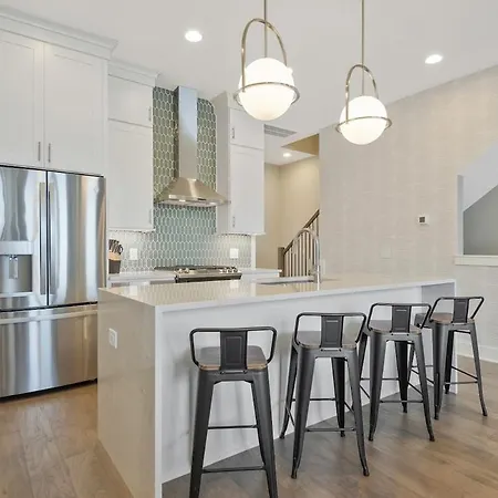 Music Mansion! 2mi To Broadway, 12 Beds