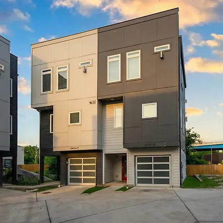 Rooftop Views & Patio Lounge Near Downtown Holiday home Nashville