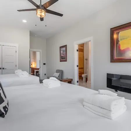 High Note Hideaway- Modern 4br Oasis Near Opryland Holiday home *