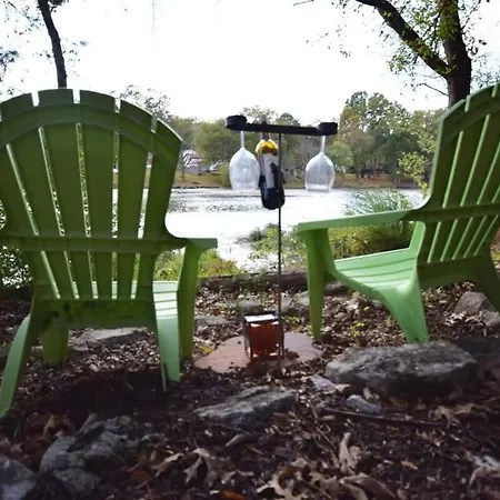 Cozy Waterfront With Fire Pit Holiday home Nashville
