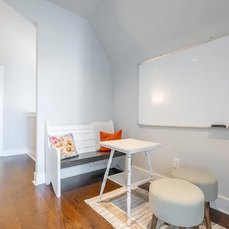 The Brightside Retreat - East Nash Balcony Views *