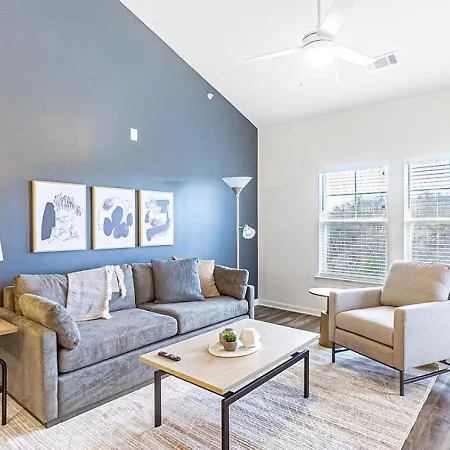 Landing Modern With Amazing Amenities Nashville