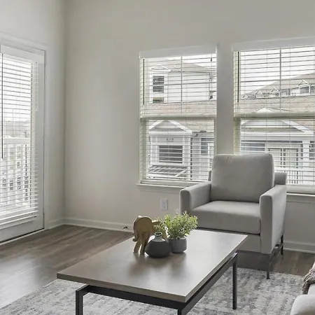 Landing Modern With Amazing Amenities Apartment