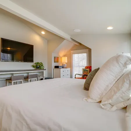 1 Mi To Centennial Park, Couple's West End Retreat *