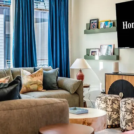 4br Getaway - Rooftop Views - Fire Pit Apartment *
