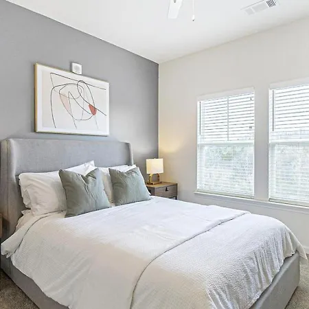 Landing Modern With Amazing Amenities Apartment
