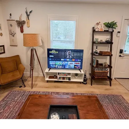 Apartment East 2br King Bed Retreat Nashville