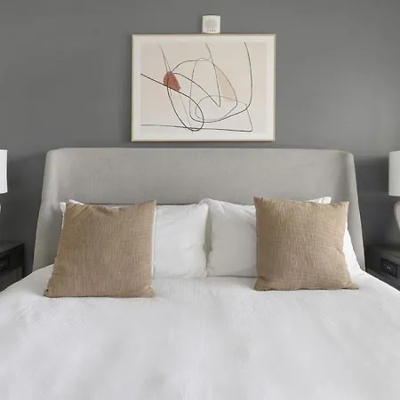 Landing Modern With Amazing Amenities Apartment