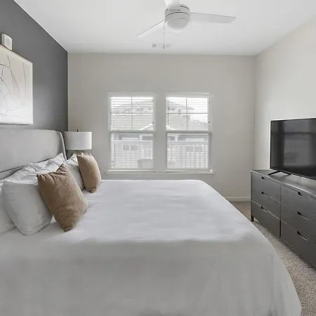 Apartment Landing Modern With Amazing Amenities