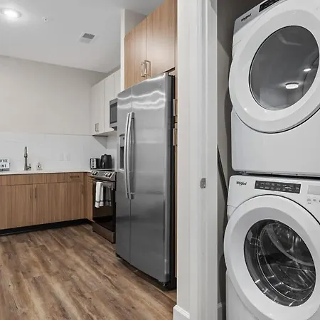1br Retreat Near Ryman With Gym Access *