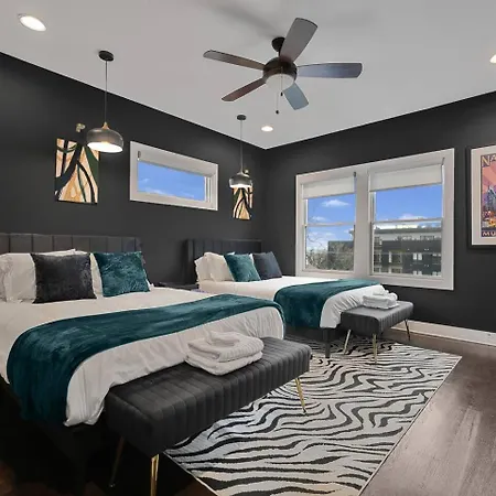 Apartment Modern Luxe Townhome With Rooftop Cinema *