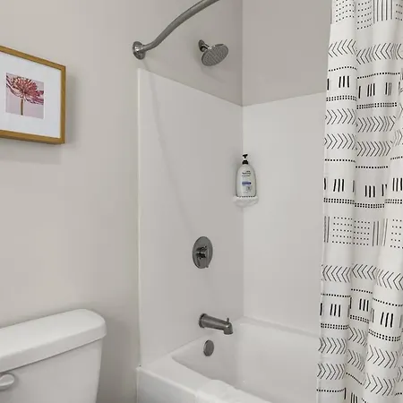 Stylish 1br With Pool & Gym In The Gulch Apartment *