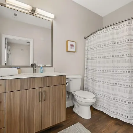 Stylish 1br With Pool & Gym In The Gulch Nashville