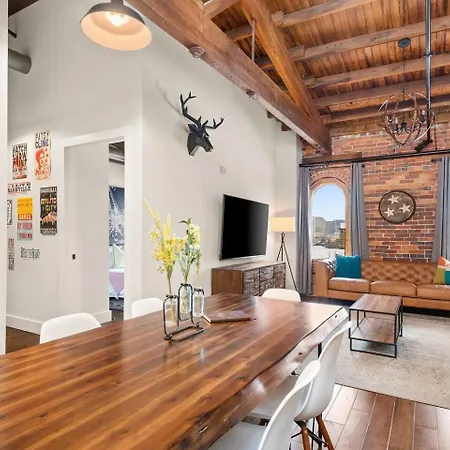 Apartment Rustic Loft W/ Speakeasy & Pool | Near Broadway Nashville