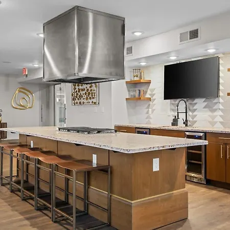 Apartment Stylish 1br With Pool & Gym In The Gulch Nashville