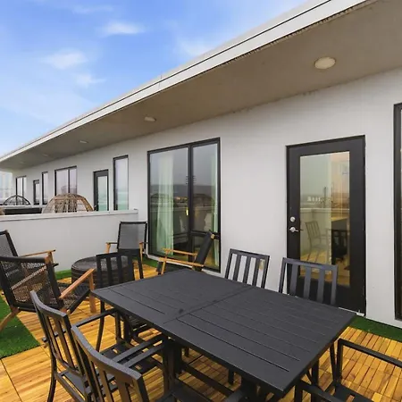 Penthouse River View With Patio And Parking Near Downtown Apartment Nashville