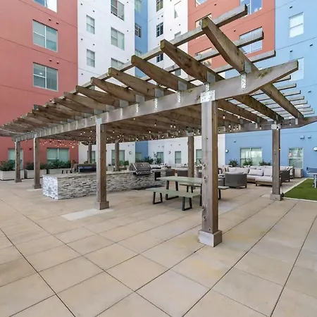 1br Retreat Near Ryman With Gym Access Apartment