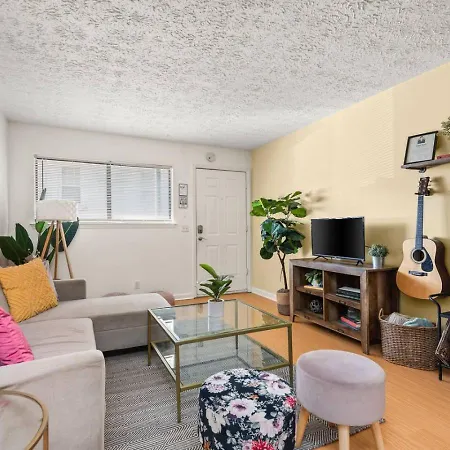 Country Legends On Music Row, Slps 27, Bachlorette Apartment