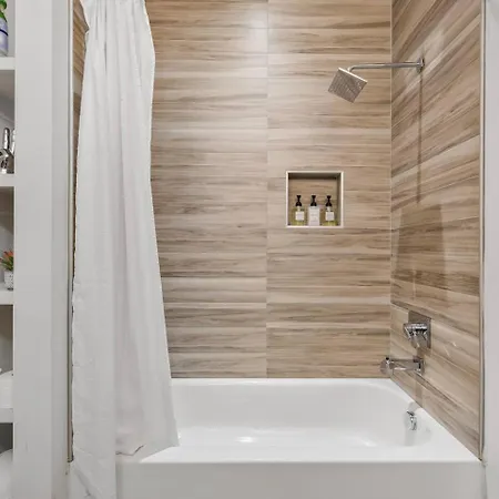 Modern Luxe Townhome With Rooftop Cinema Nashville