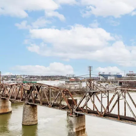 Penthouse River View With Patio And Parking Near Downtown Apartment Nashville