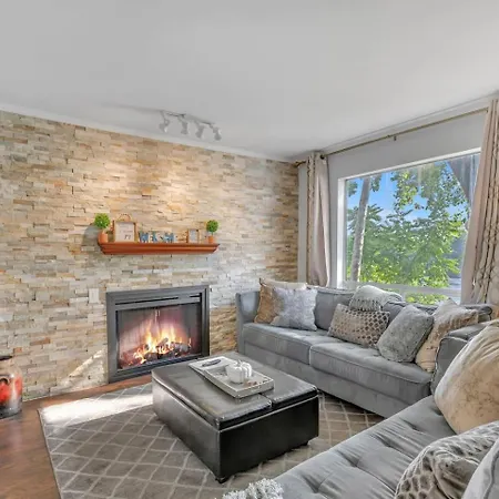 Nash Riverfront Condo, Sleeps 6, Walk To Broadway Apartment