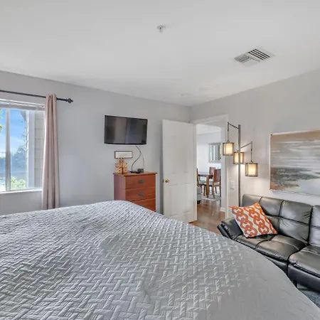 Nash Riverfront Condo, Sleeps 6, Walk To Broadway Apartment Nashville